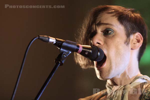 OF MONTREAL - 2015-04-27 - PARIS - Cafe de la Danse - 